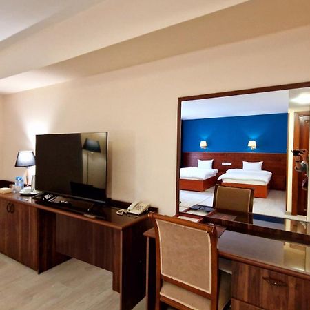 Ararat Hotel エレバン エクステリア 写真