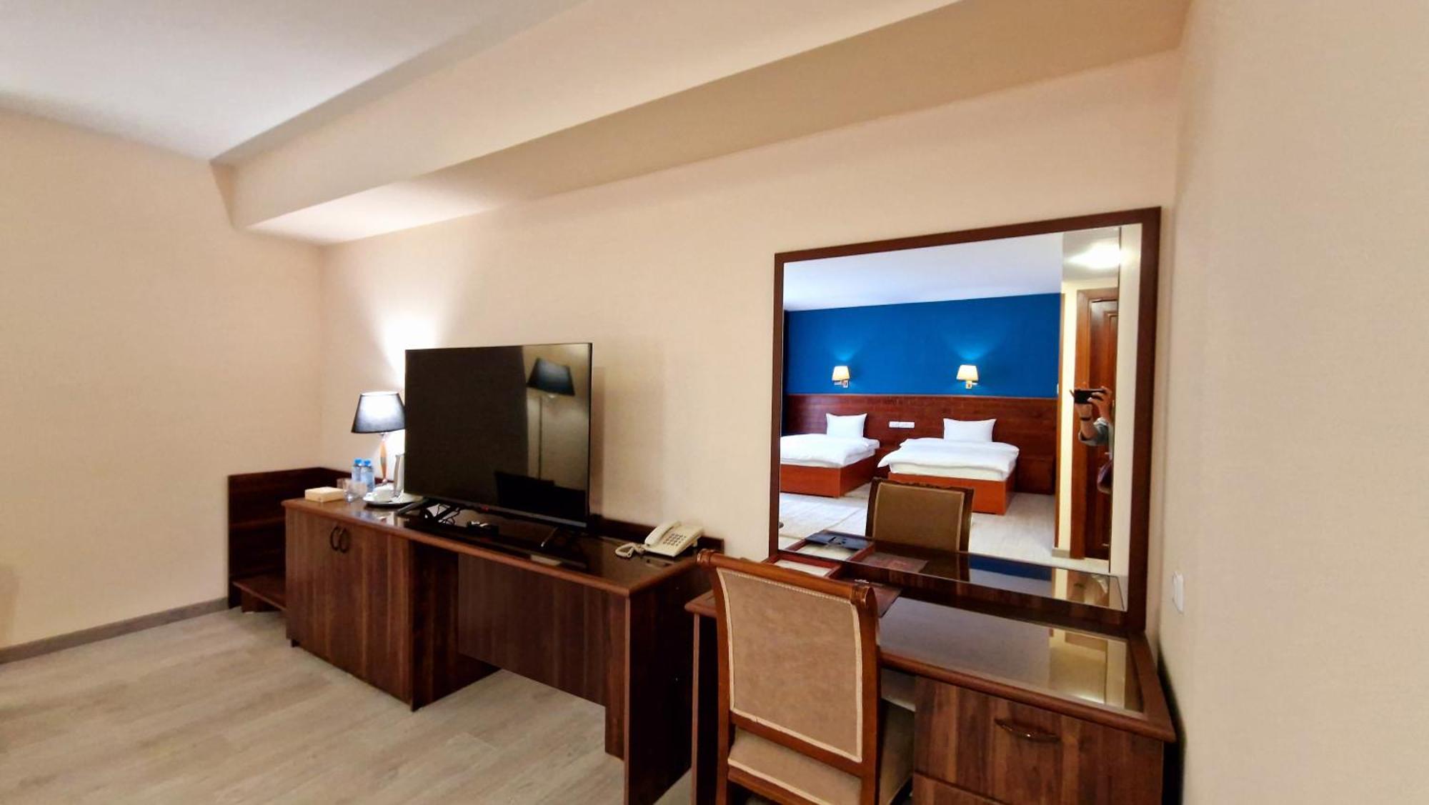 Ararat Hotel エレバン エクステリア 写真