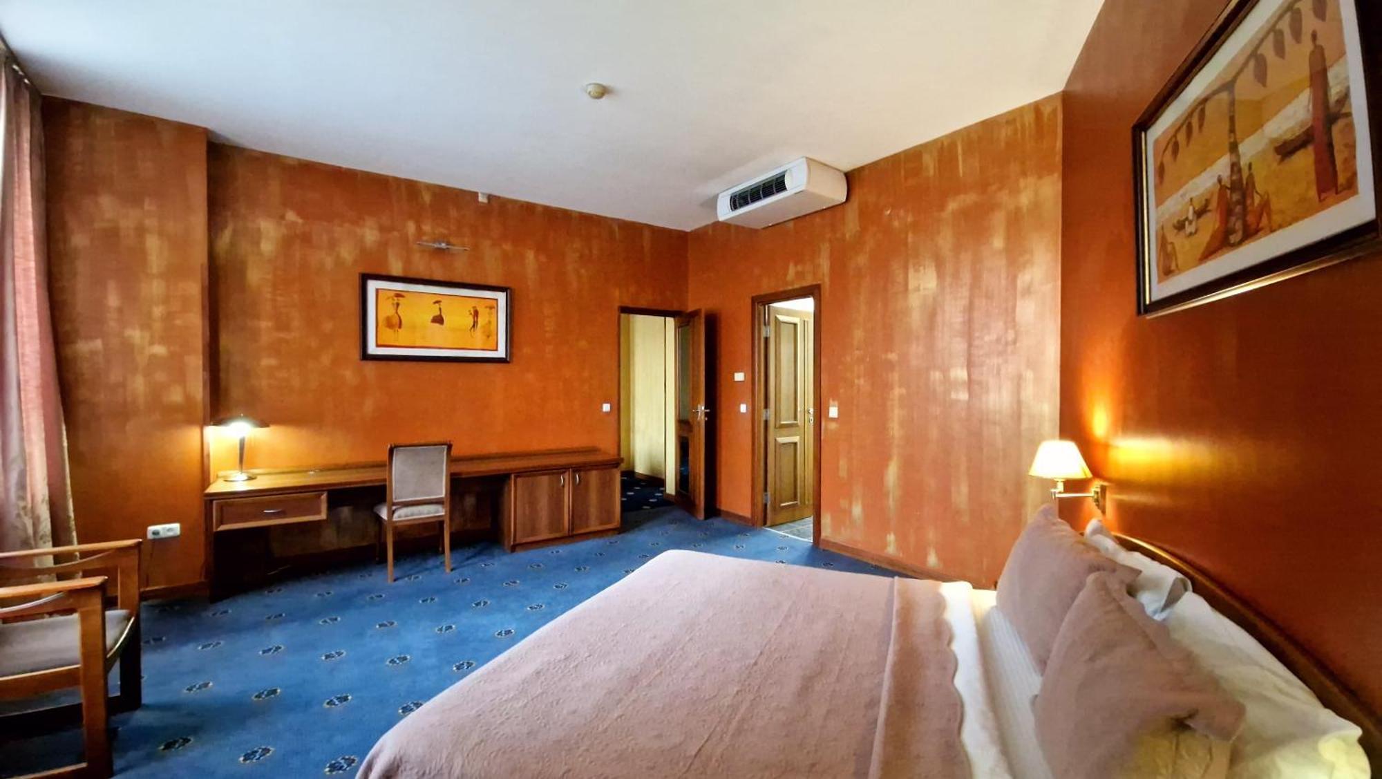 Ararat Hotel エレバン エクステリア 写真