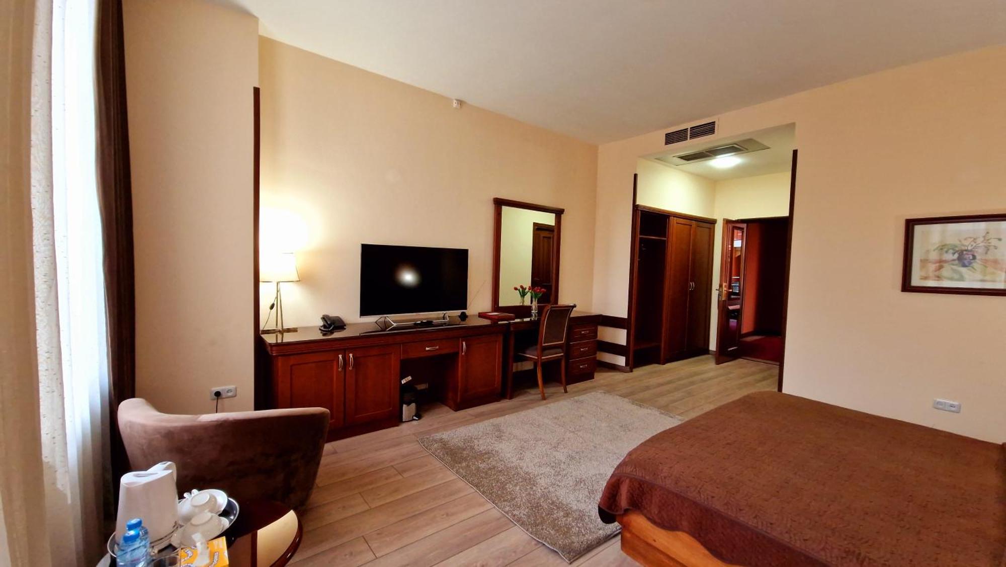 Ararat Hotel エレバン エクステリア 写真