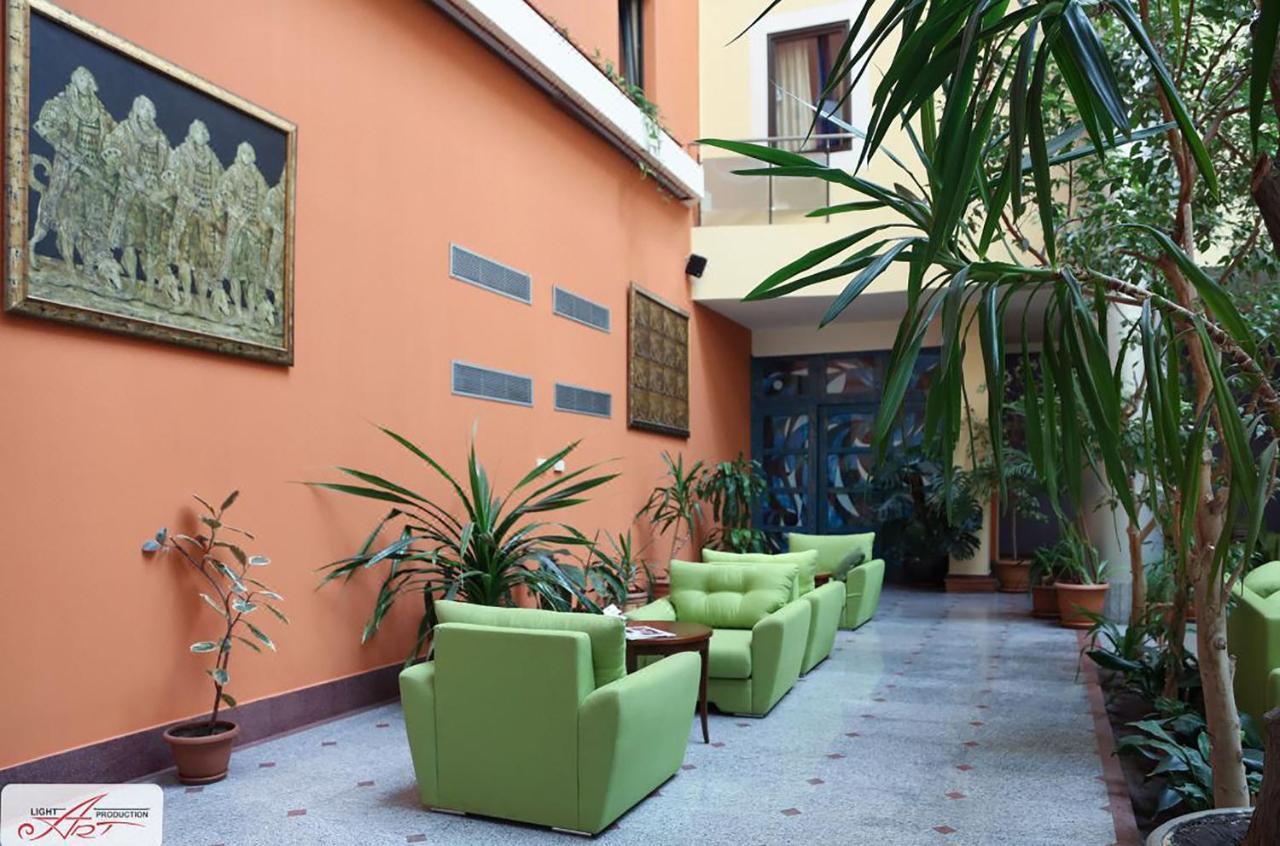 Ararat Hotel エレバン エクステリア 写真