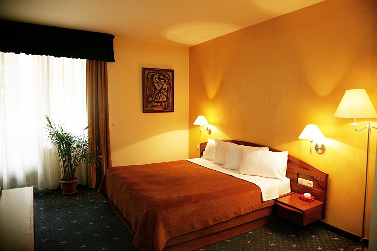 Ararat Hotel エレバン エクステリア 写真